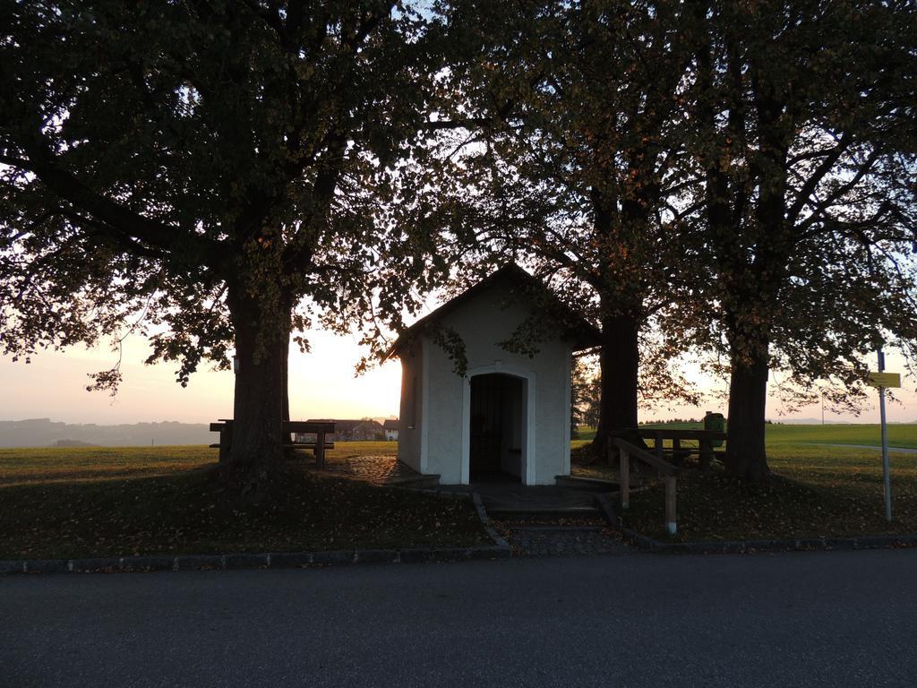 Kirchenwirt Inn Kreuzen  Extérieur photo