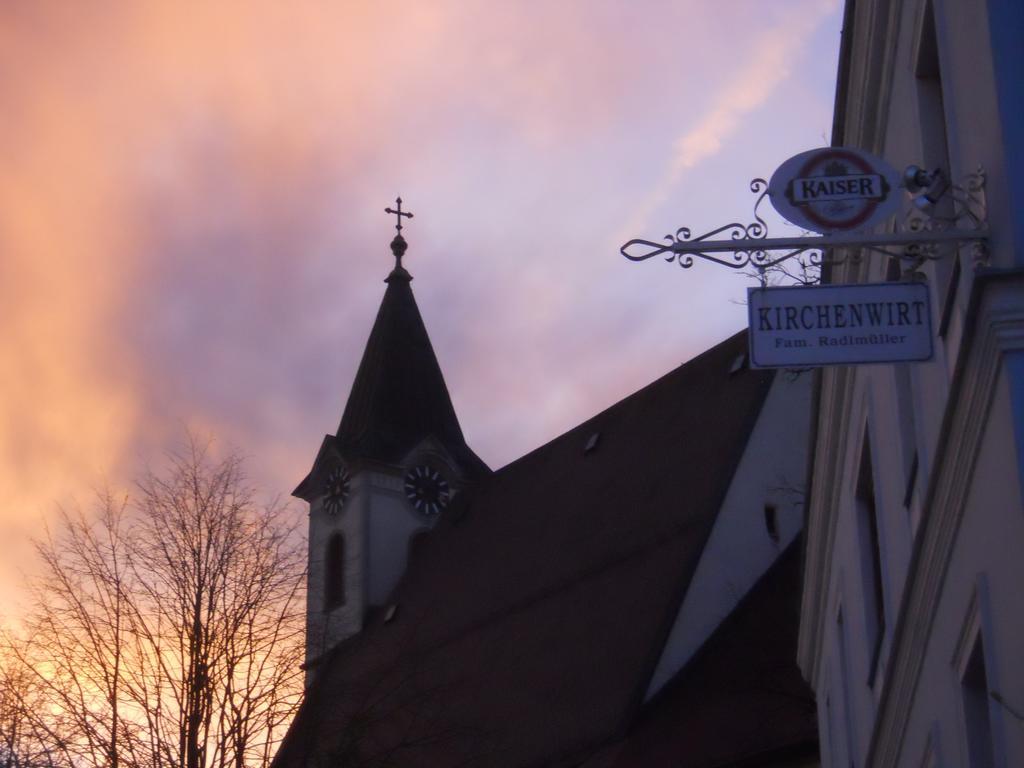 Kirchenwirt Inn Kreuzen  Extérieur photo